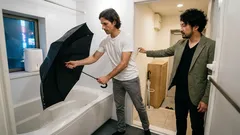 濡れた傘は畳まないで正解?臭い・カビを防ぐ乾かし方の基本