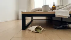 なぜ寝る前にローリエをベッド下へ?香りのリラックスと風水の「浄化・保護」、安全に続けるコツ