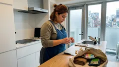 なぜニンニクをアルミホイルで包んで持ち歩くのか——伝承と“現実のメリット”を整理