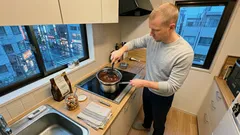 子どもと一緒に作るチョコレートエッグ：1時間でツヤよく仕上げる手順とコツ