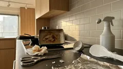 買い替え前に試したい、塩・アルミホイル・漂白剤でキッチン道具を復活させる方法