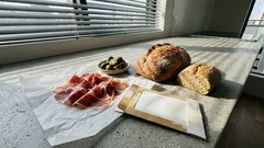 生ハム・オリーブ・パンの「見え方」が変わる？2026年スペイン食品表示ルール改正の要点