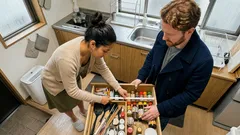 突っ張り棒でデッドスペースが収納に変わる 玄関・洗面所・キッチンの活用11選