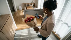 誤配の花束がきっかけでSNSを追いかけてしまった日――不安と境界線の整え方