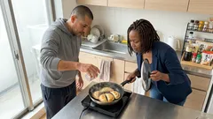 外はパリッと、中はジューシー:フライパンの「焼き+蒸し」でエンパナーダを焼きたて風に戻すコツ